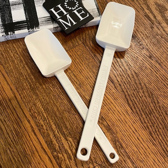 The Pampered Chef Other - The Pampered Chef Mix & Scraper Set